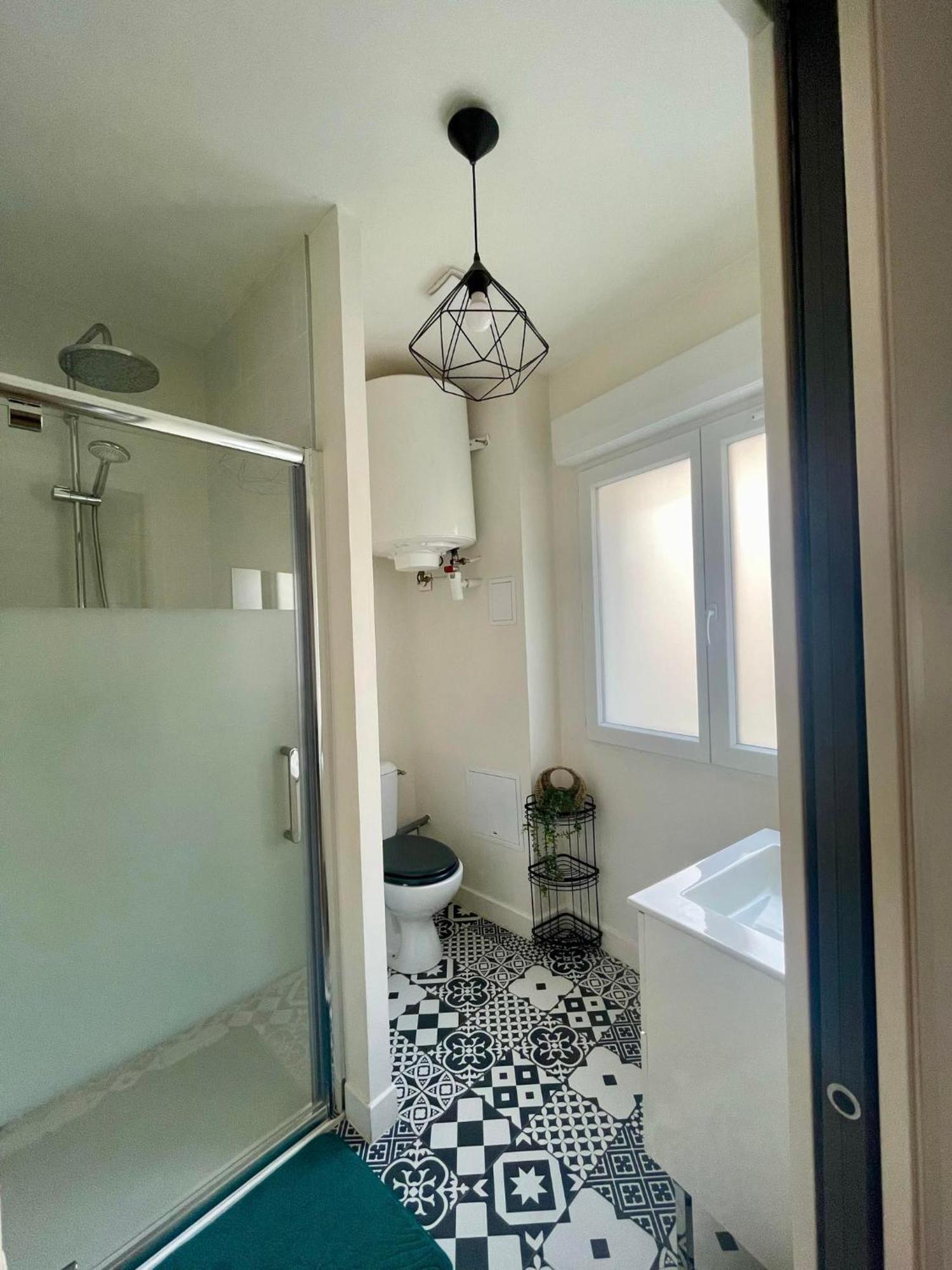 Appartement Cosy Proche Gare أنجير المظهر الخارجي الصورة
